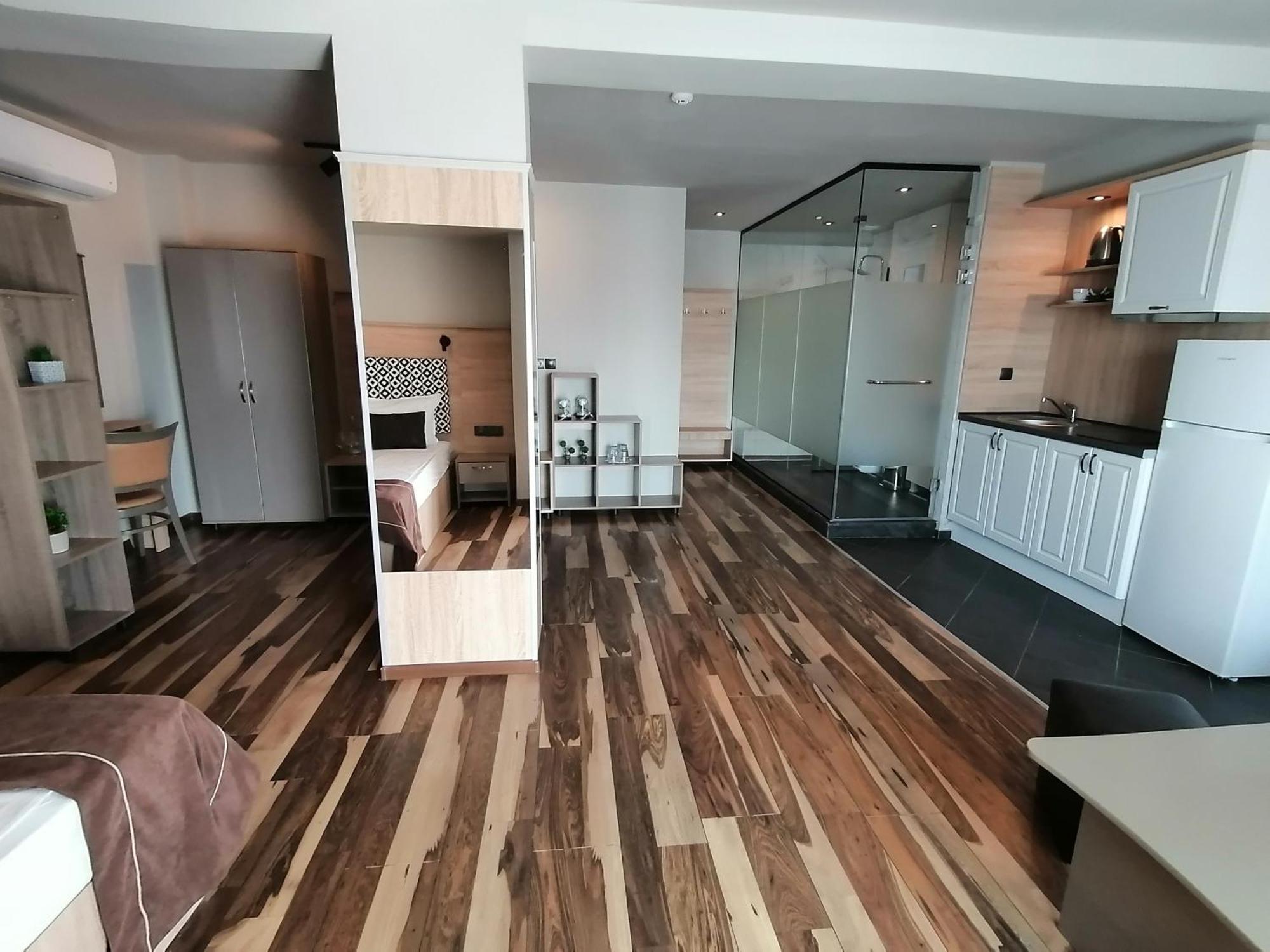 Blvd 7 Hotel 3*