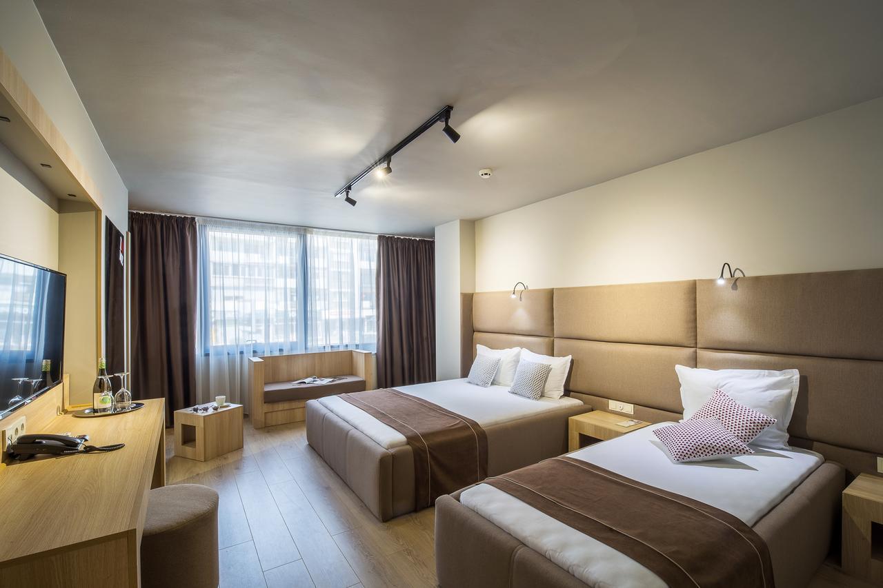 Blvd 7 Hotel 3*